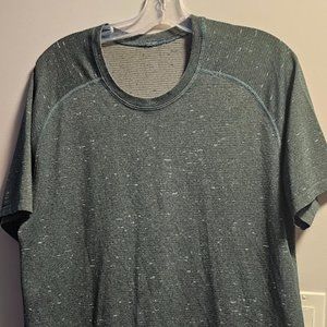 Lululemon Men's Green T-shirt